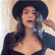 Estudiante de Canto Lírico con 5 años de experiencia en técnica vocal y repertorio. También enseño teoría musical básica